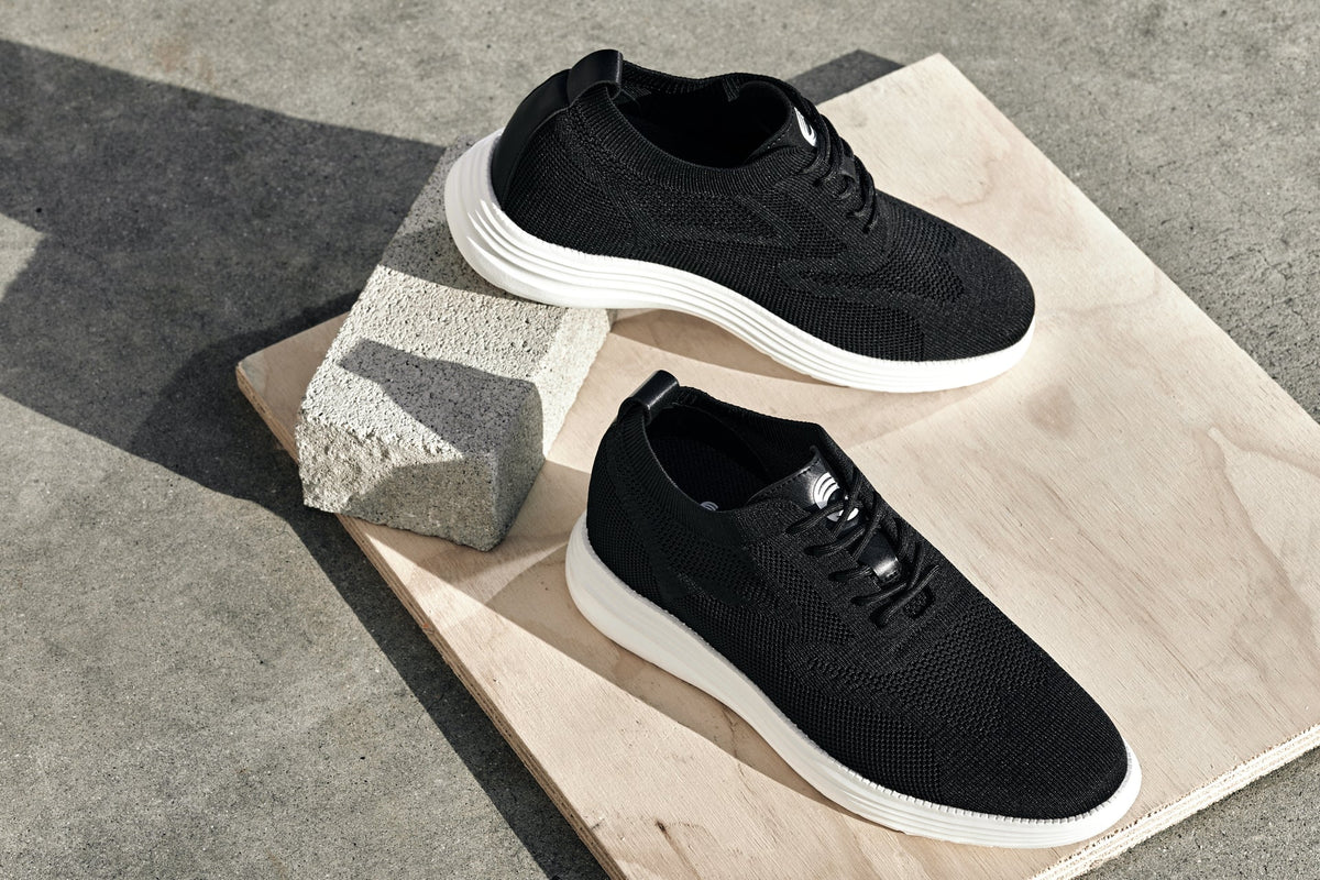 CALTO X2632 2.8-Inch Taller Black/White Sole Lace-Up Casual Walker – Lightweight