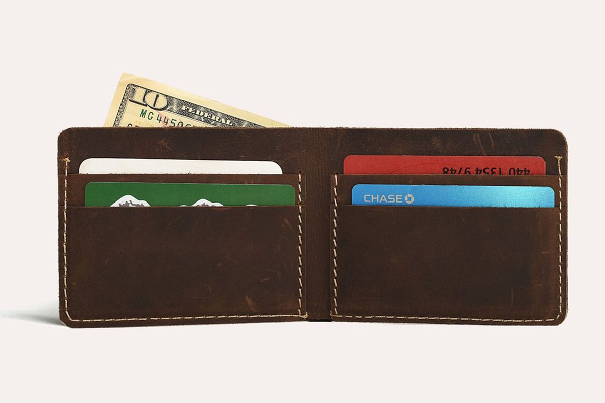 Straight Cut Bifold Leather Wallet