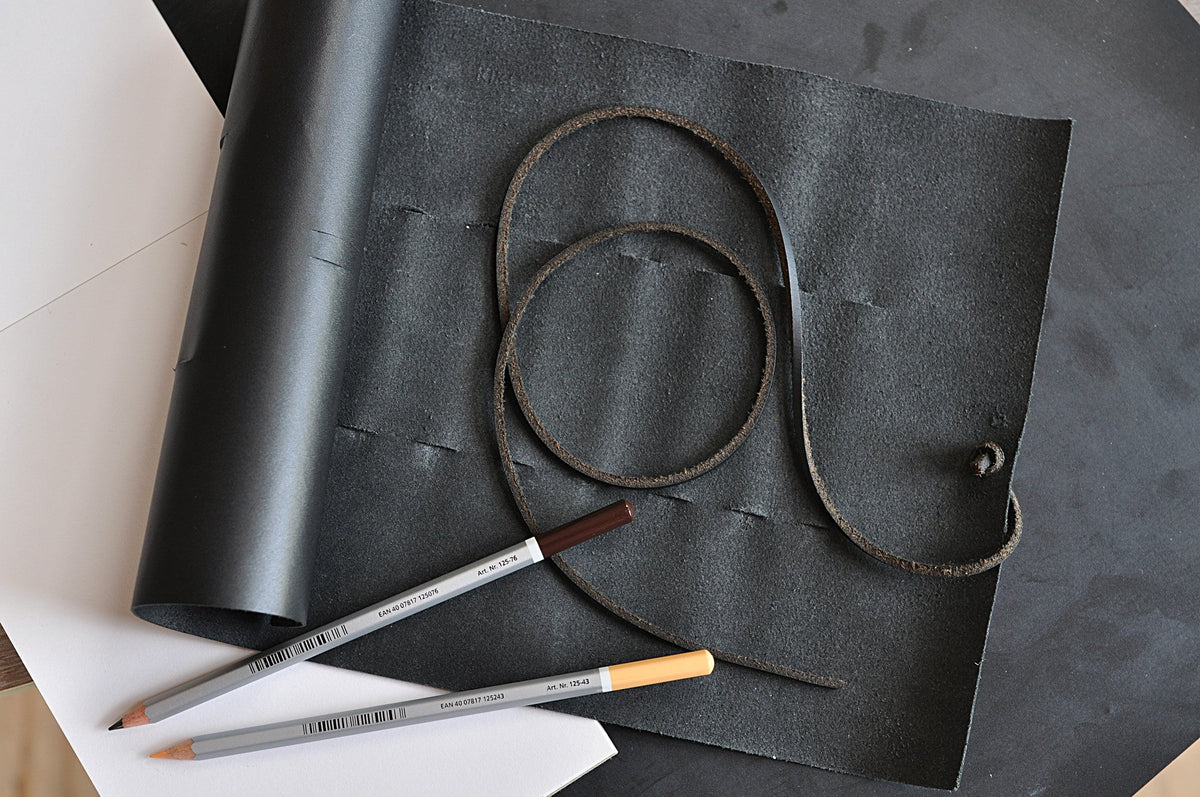 Full-Grain Leather Pencil Wrap