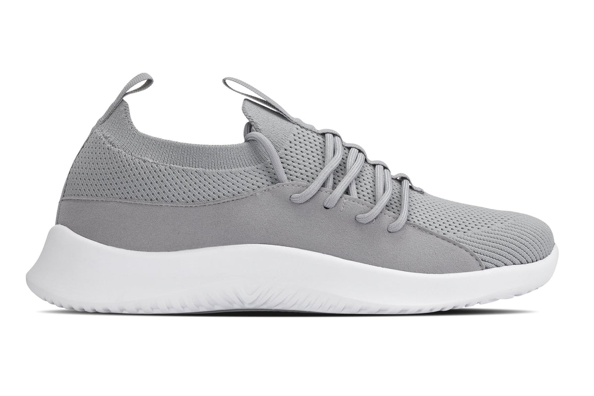 CALTO Q134 2.4-Inch Taller Light Gray/White Sole Ultra-Lightweight Sneakers