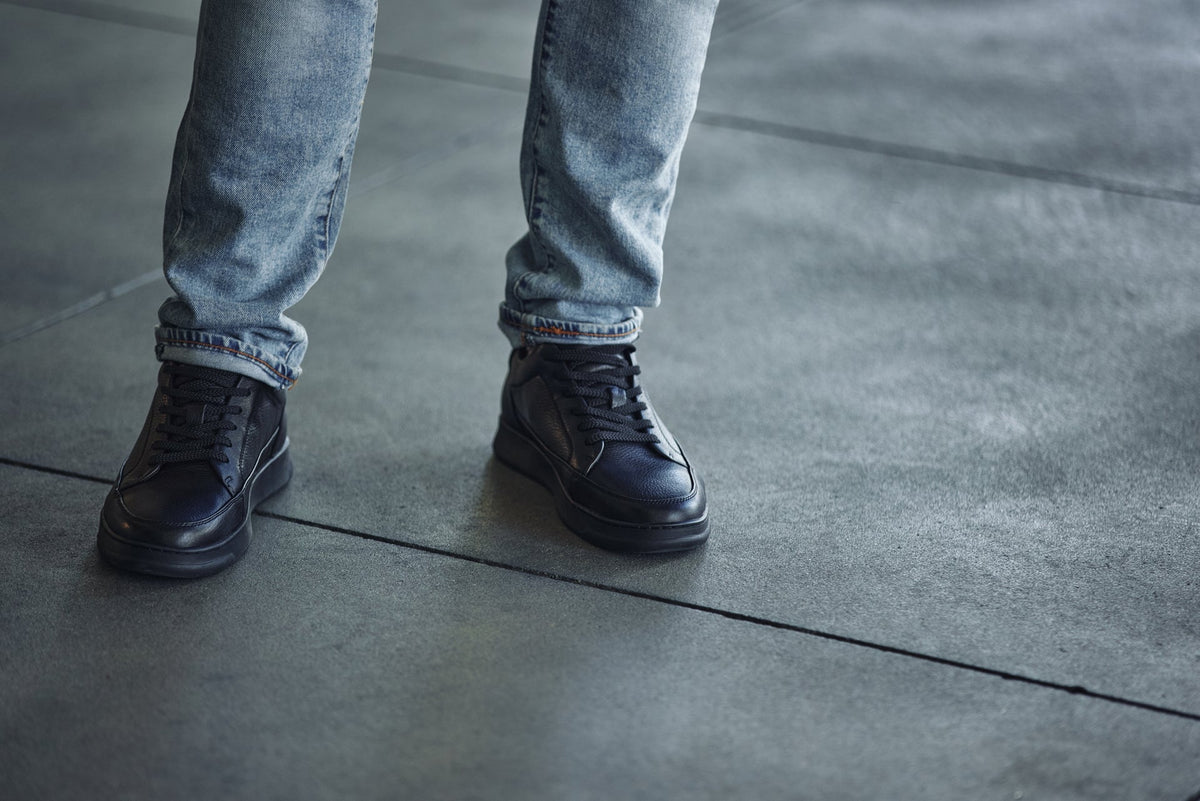 CALTO Y7111 2.6-Inch Taller Black Elevated Pebble Grain Leather Sneakers